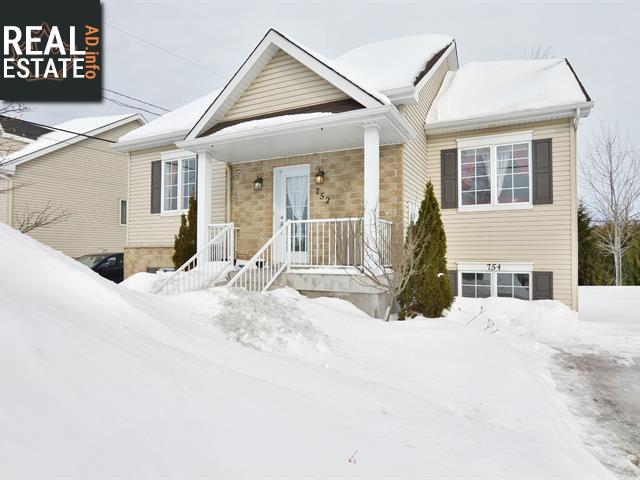 Property 752-754 Rue Marc-Aurele-Fortin main img