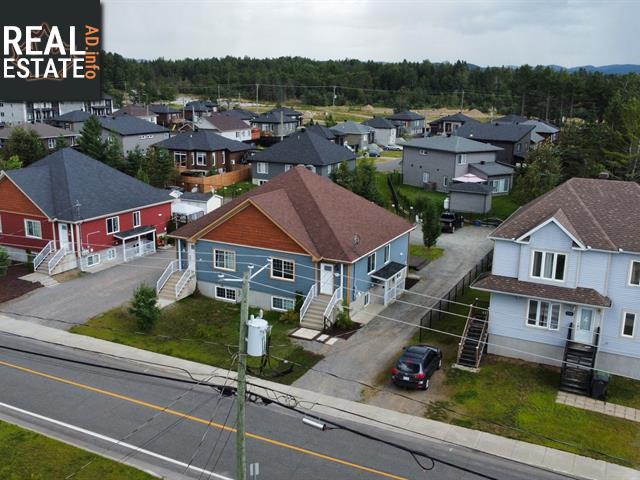 Property 572-574 Rue Desjardins img1