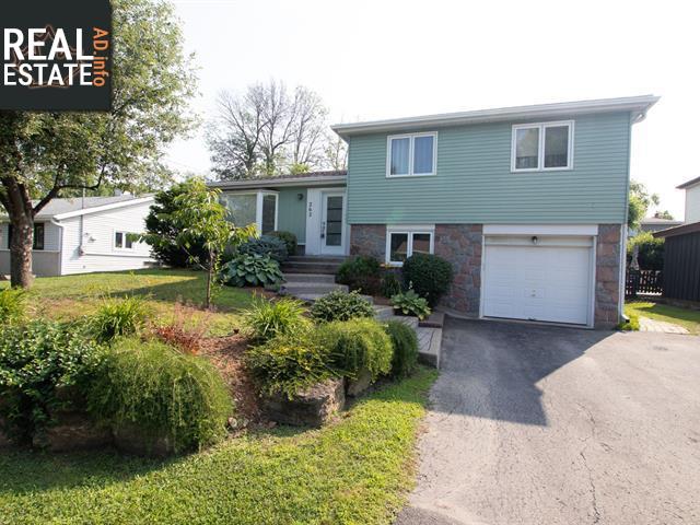 Property 262 Rue Shamrock main img