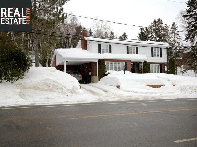 Property 105 Rue Laval main img