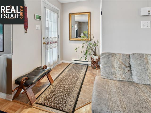 Property 45 Place Des Miliciens img1