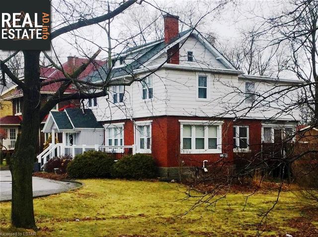Property 209 Grand River Street N main img