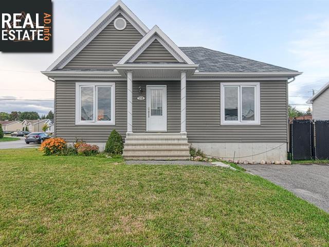 Property 551 Rue Boisvert main img