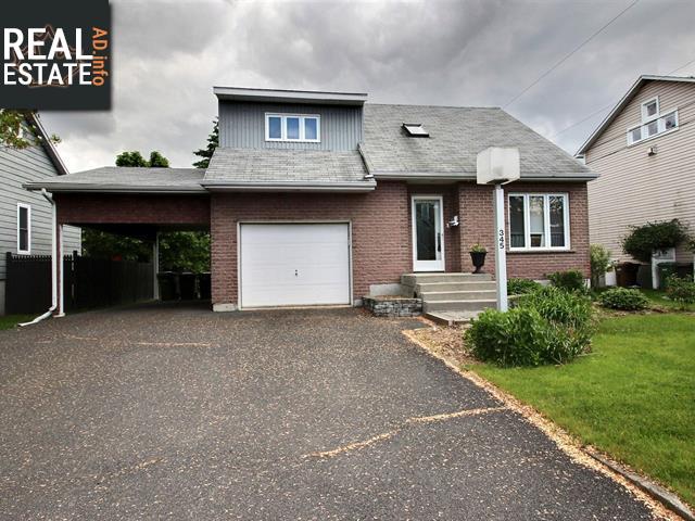 Property 345 Rue Fiset main img