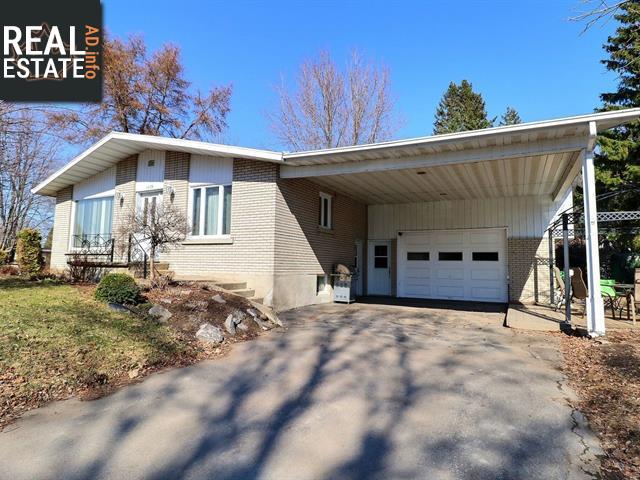 Property 1435 Av. De Vega main img
