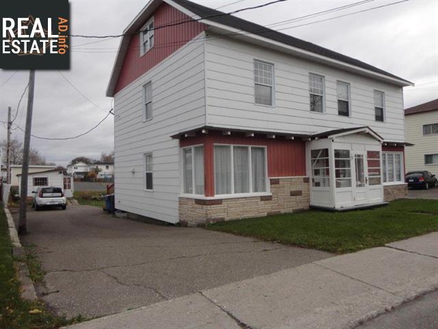 Property 242 Av. Fraser main img