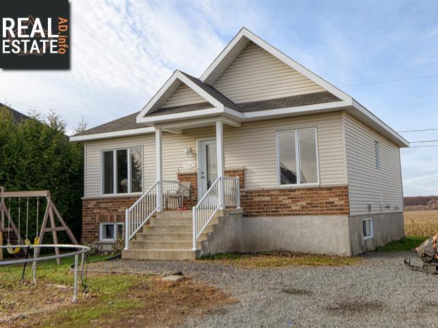 Property 795 Rue Champlain main img