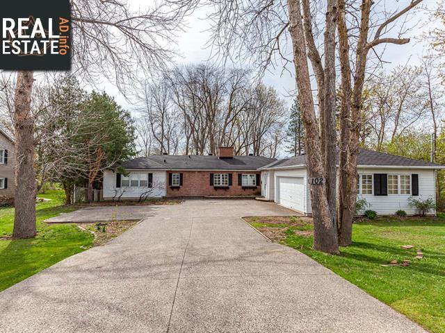 Property 102 Boul. Beaconsfield main img