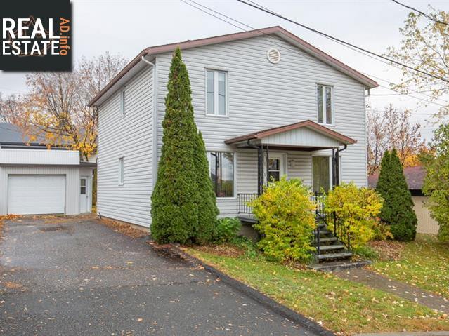 Property 623 Av. St-Cyrille main img