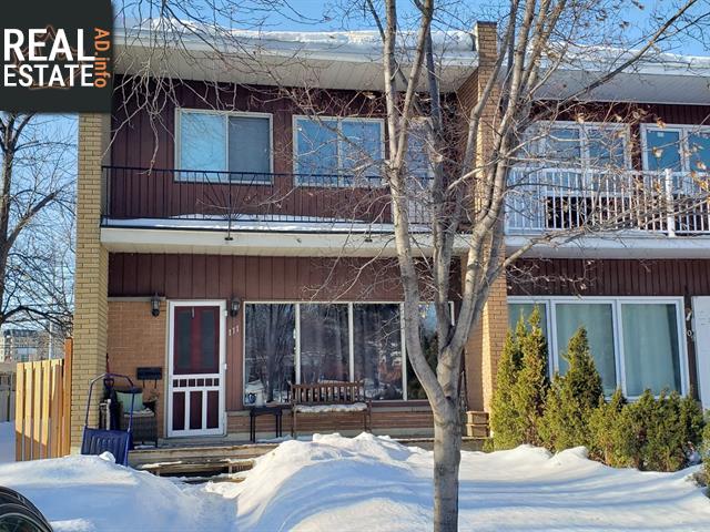 Property 111 Av. De Newton Square main img