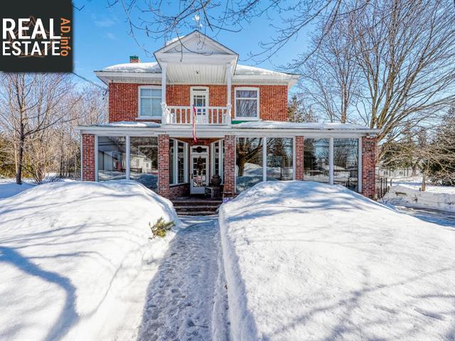 Property 3560 Rue Metcalfe main img