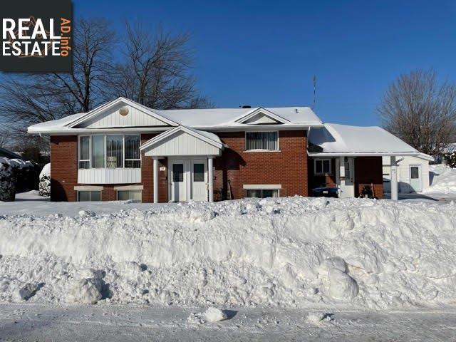 Property 37-39a Av. Pierre main img