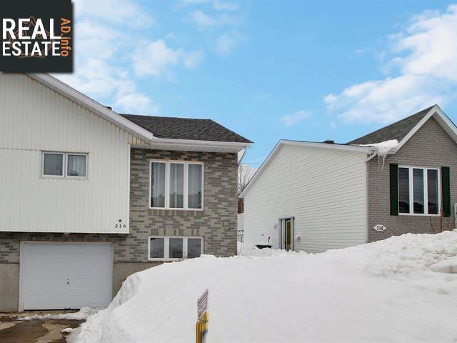 Property 316 Rue Comeau img1