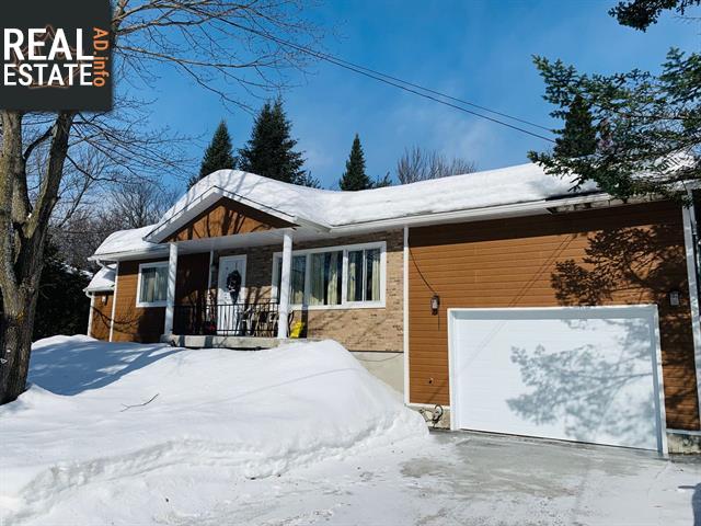 Property 1445-1447 Av. Rawlinson main img