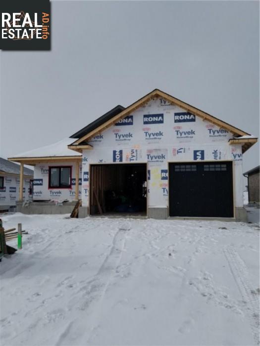 Property 3 Forbes Crescent main img