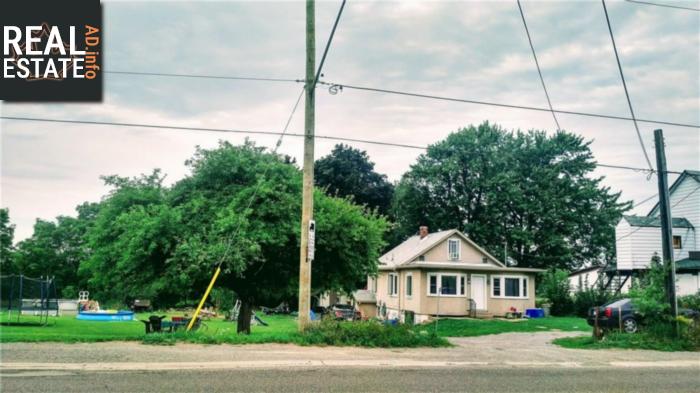 Property 1043 Ridge Road N Road main img