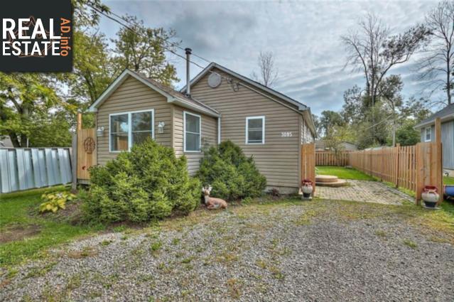 Property 3095 Young Avenue main img