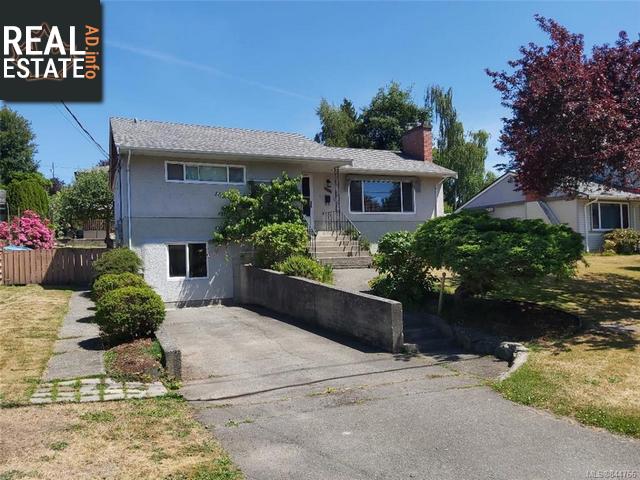 Property 1016 Gosper Cres main img