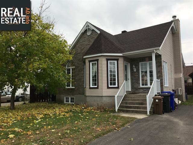 Property 8780 Rue Centrale main img