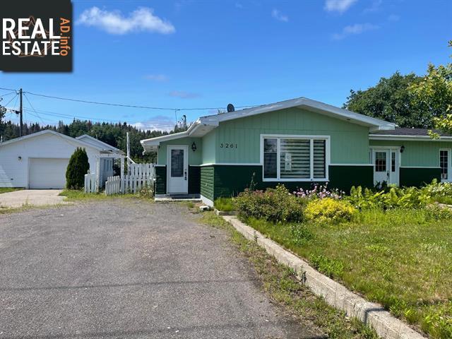 Property 3261 Route Jacques-Cartier main img