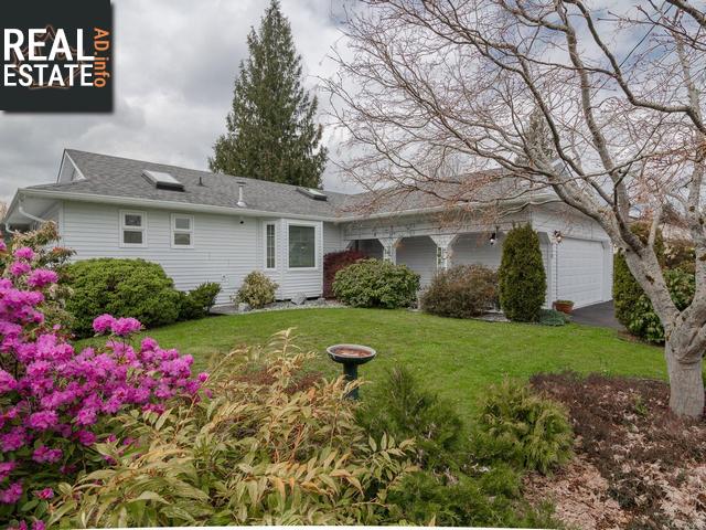Property 830 Dunsmuir Cres main img