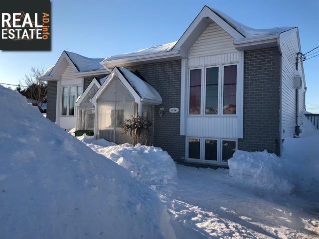 Property 1116 Rue Centrale main img