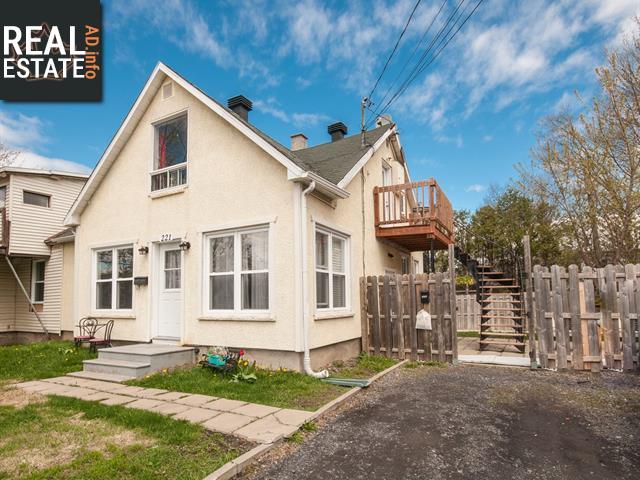 Property 221-223 Rue Dollier main img