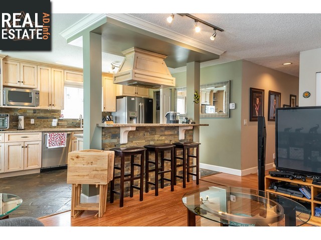 Property 2961 Oriole Crescent img1