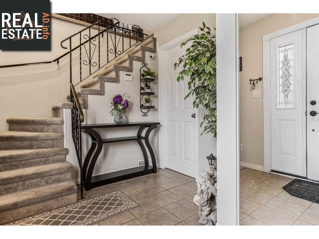 Property 7617 Robin Crescent img1