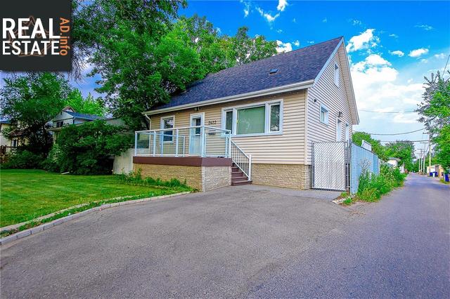 Property 2422 Mackay St main img