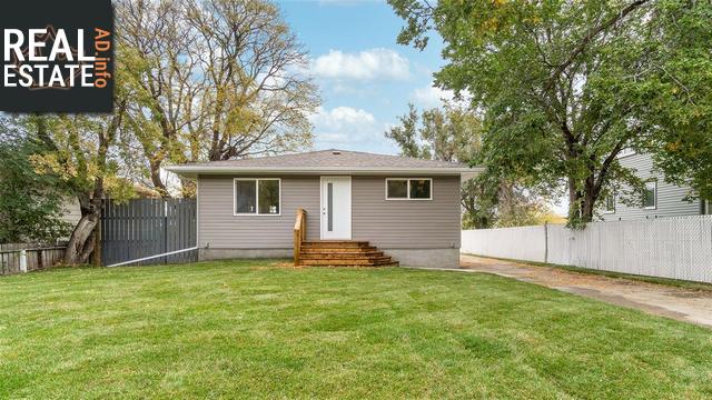 Property 840 Coteau St W main img