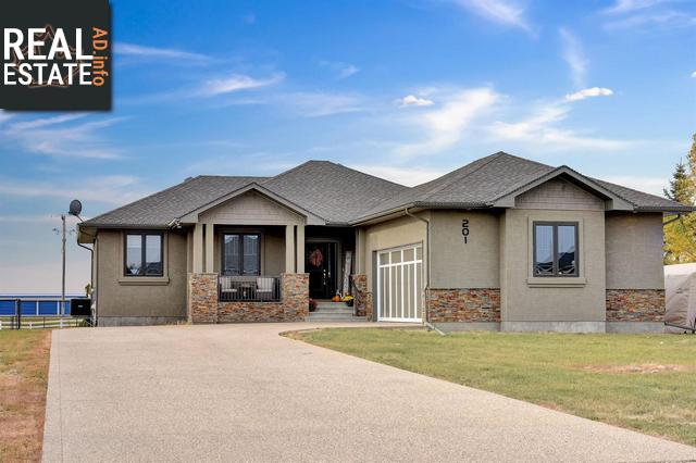 Property 201 Edgewood Dr main img