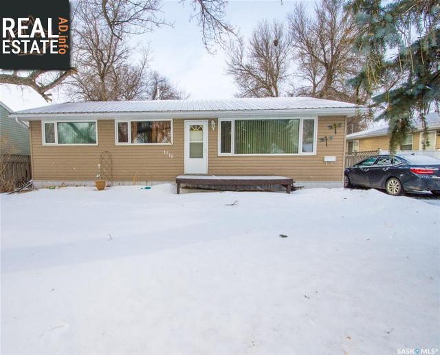 Property 1518 Thorn Cres main img