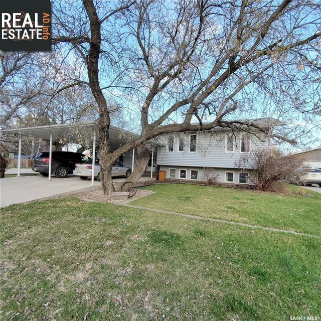 Property 204 3rd St E main img