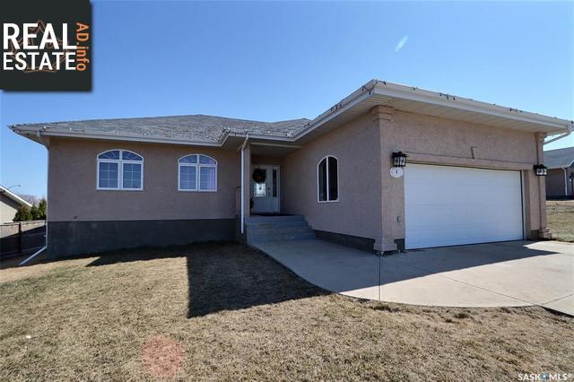 Property 4 Poplar Cres main img
