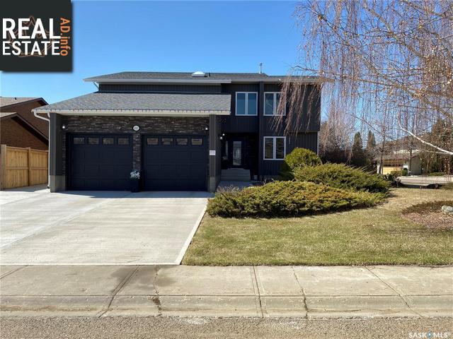 Property 2521 Cardinal Cres main img