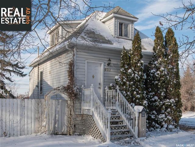Property 401 Vancouver Ave S main img
