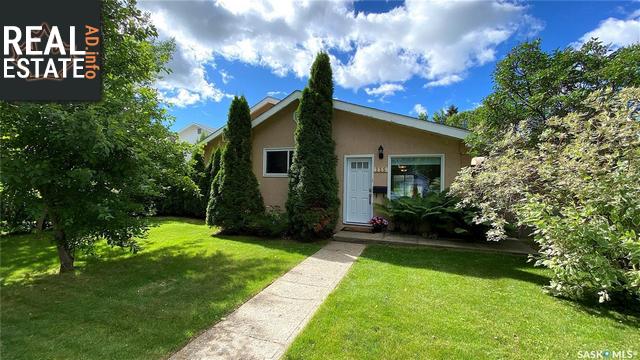 Property 115 21st Street E main img