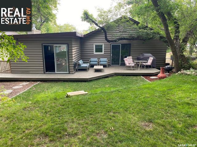Property 338 3rd Street E main img