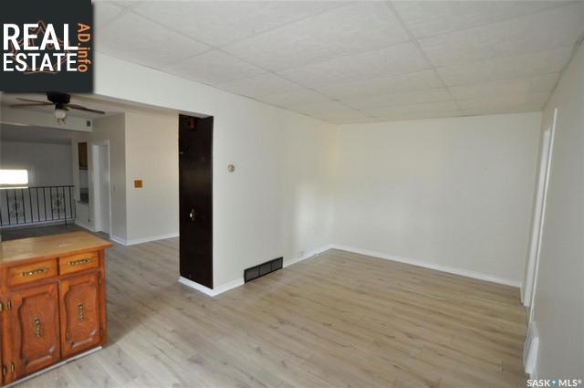 Property 306 33rd Street E img1