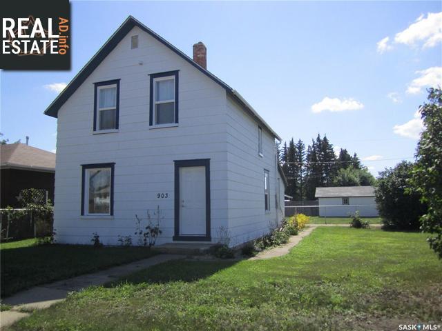 Property 903 4th Street E main img