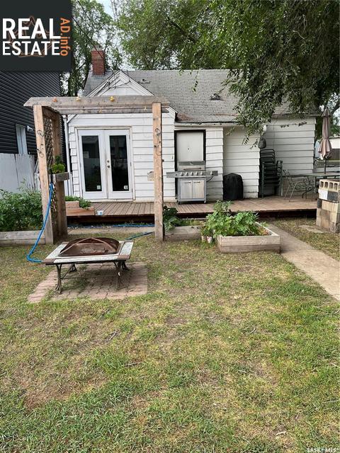 Property 219 2nd Street E img1