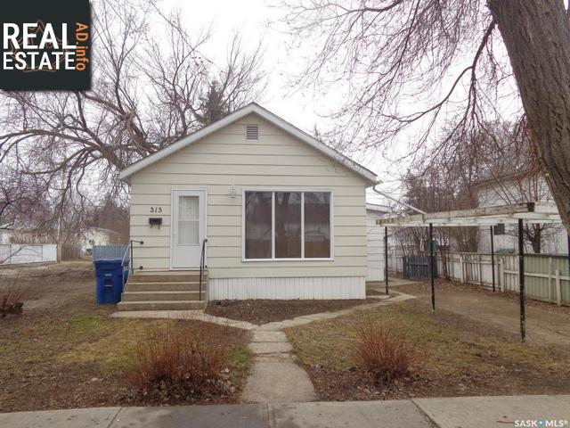 Property 315 6th Avenue W main img