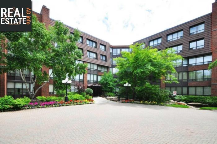 Property #404-245 The Donway W main img