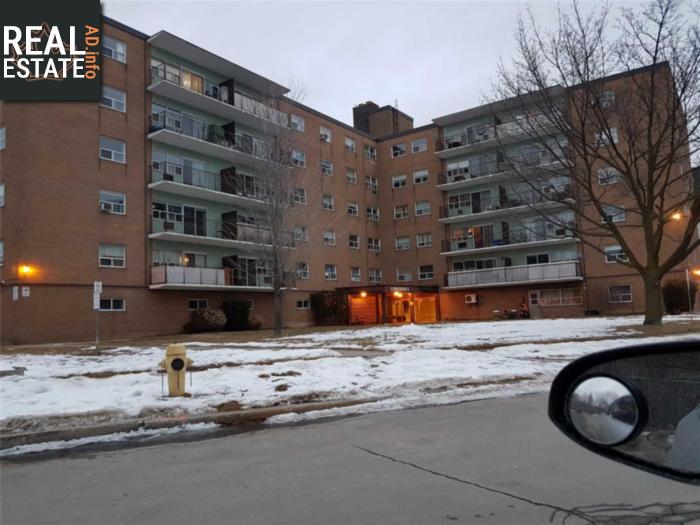 Property #111-8 Kingsbridge Crt main img
