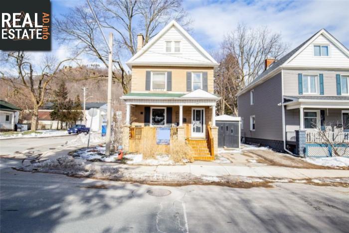 Property 335 King Street W main img