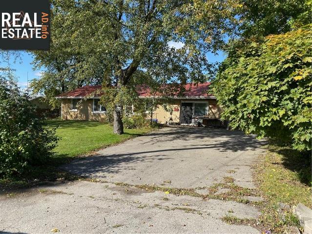 Property 11 Algonquin Avenue main img