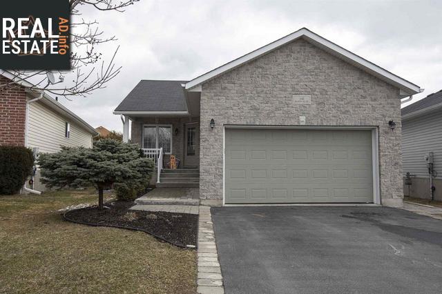 Property 141 Macdougall Dr main img