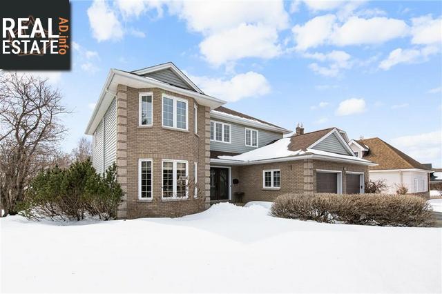 Property 365 Vanier St img1
