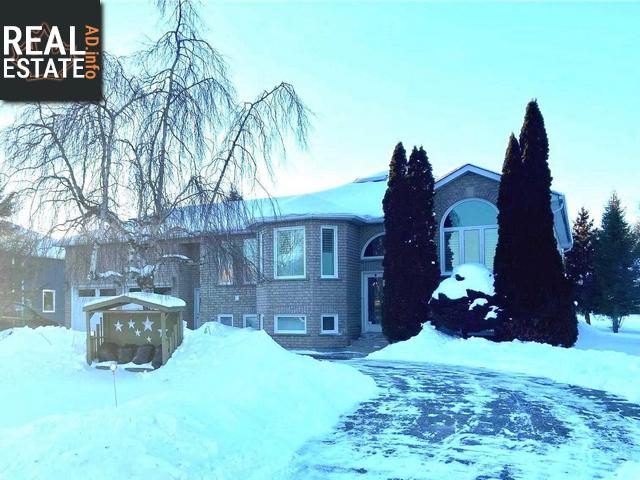 Property 65 Fairway Cres main img